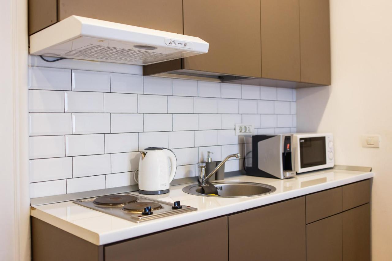 Eat It Cozy Downtown Apartments Oradea Buitenkant foto
