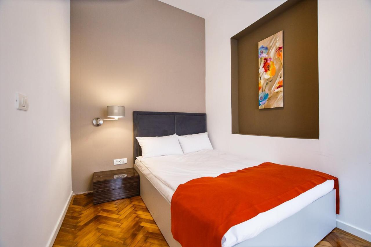 Eat It Cozy Downtown Apartments Oradea Buitenkant foto