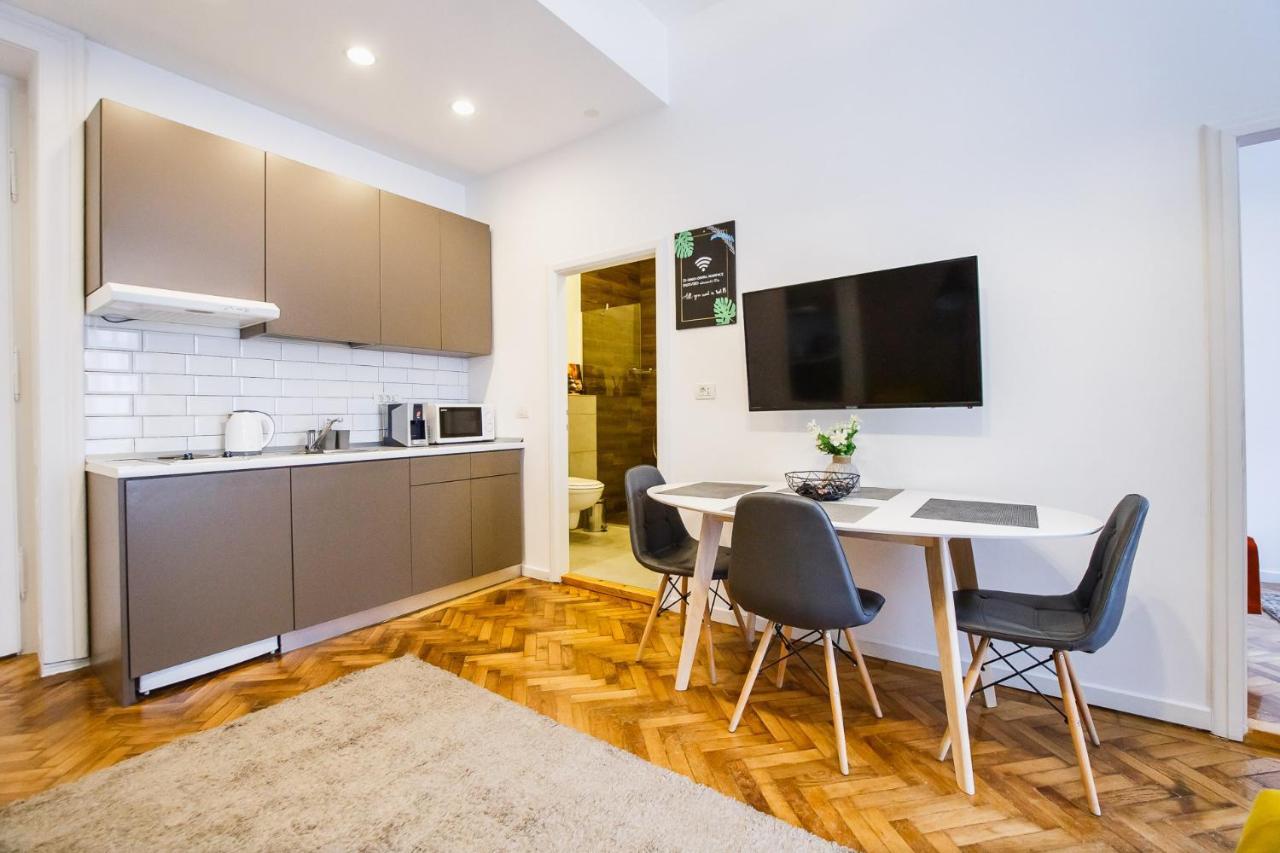 Eat It Cozy Downtown Apartments Oradea Buitenkant foto